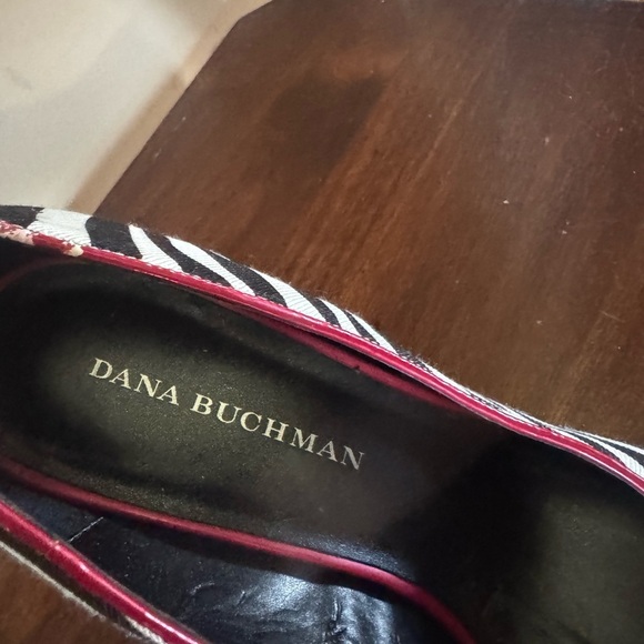 Dana Buchman Black and White Zebra Heels with Red Trim - Picture 3 of 6